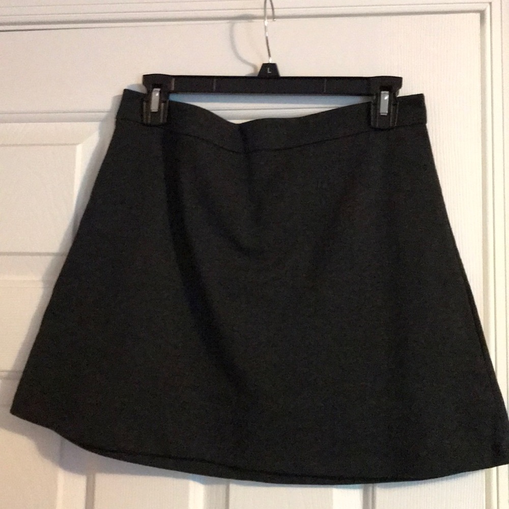 Grey stretchy short skirt